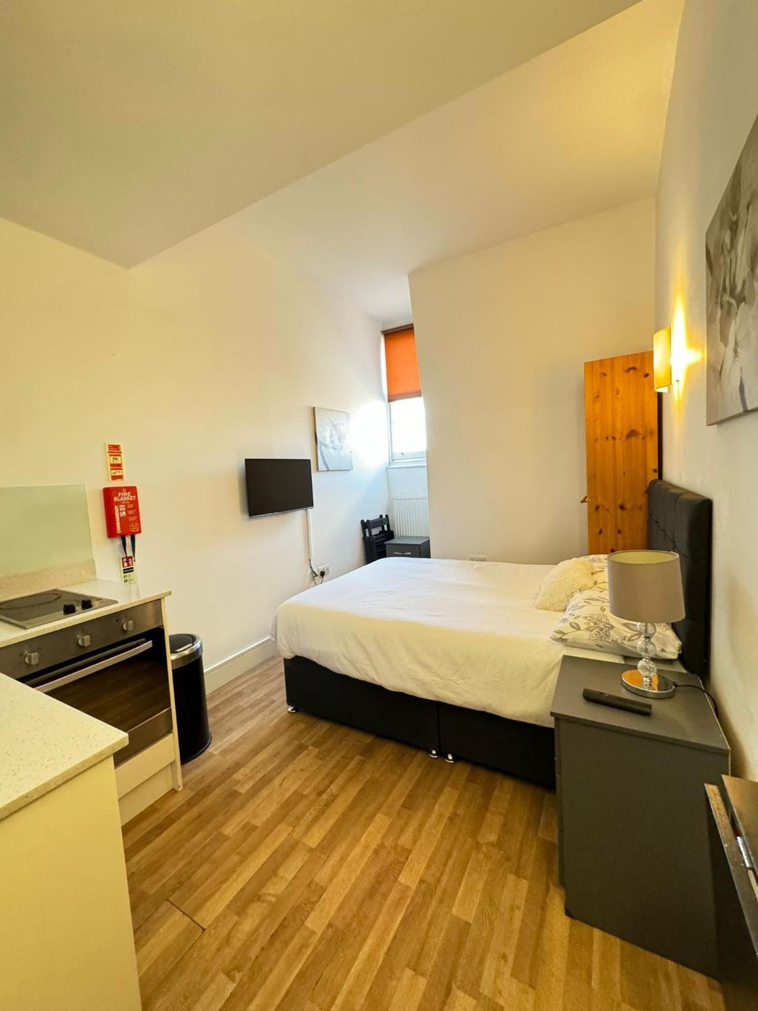 Clarges- Hsk Suites London Exteriör bild