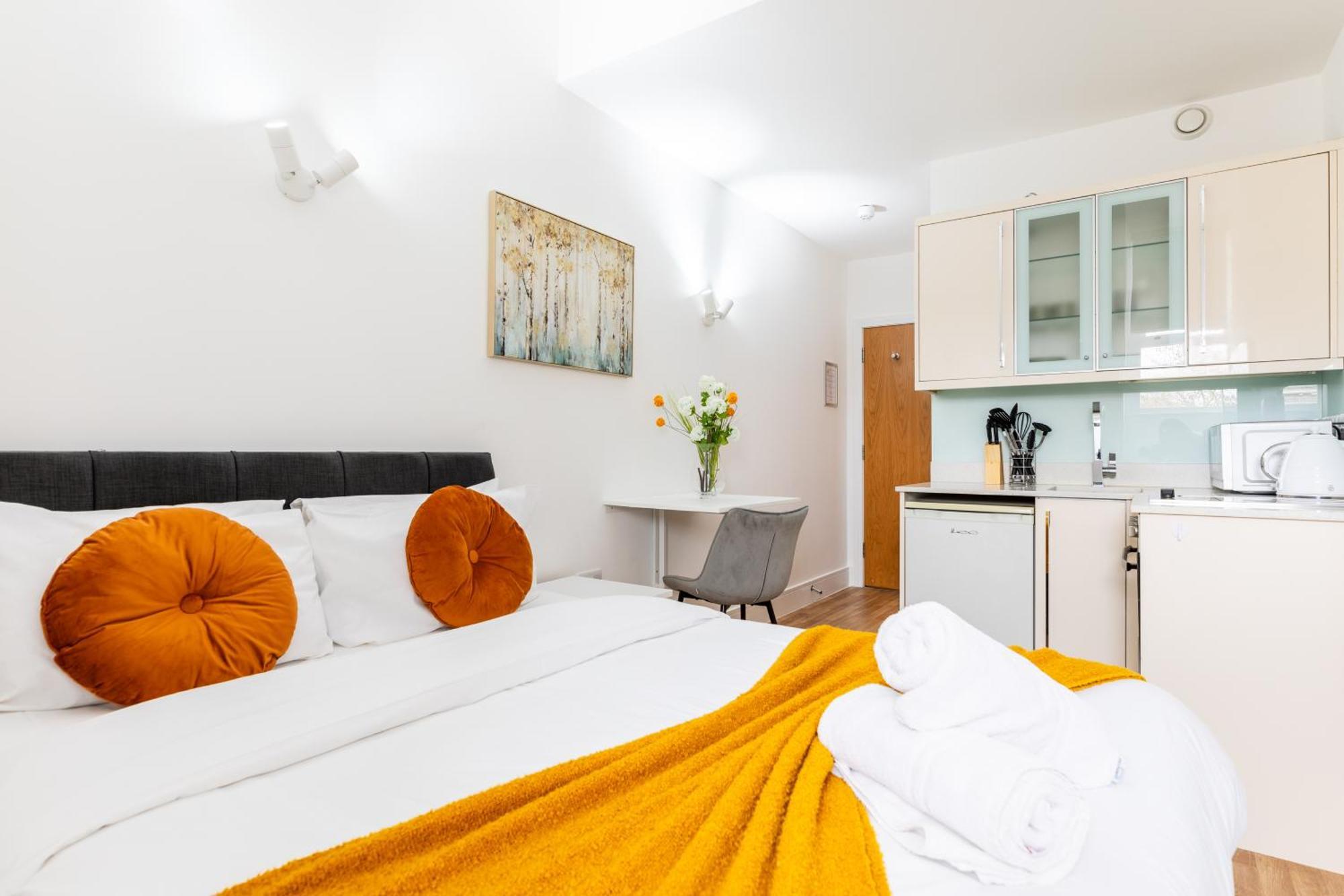 Clarges- Hsk Suites London Exteriör bild