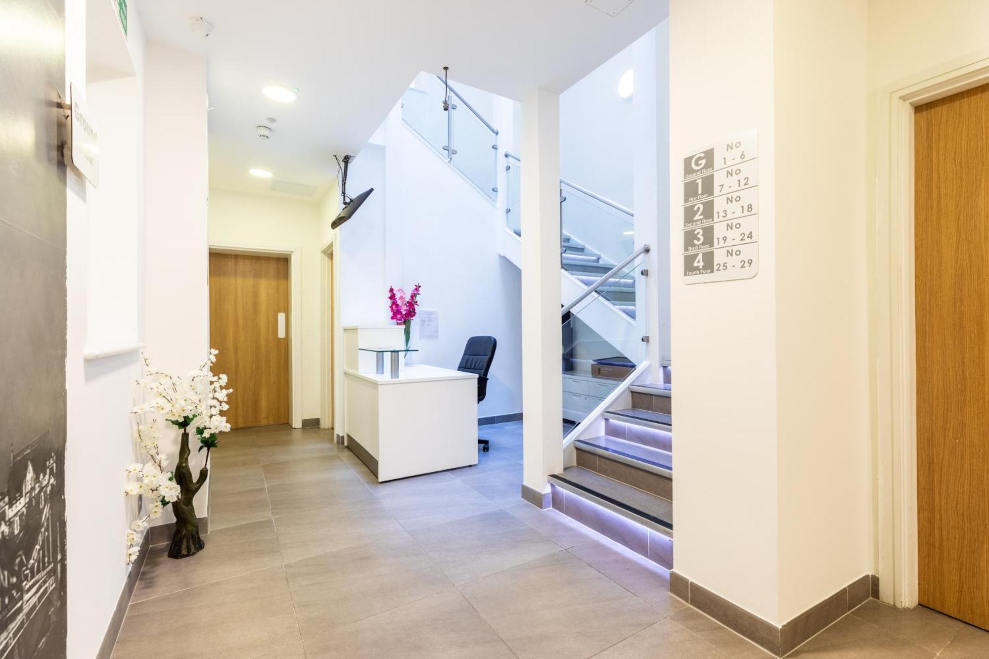 Clarges- Hsk Suites London Exteriör bild