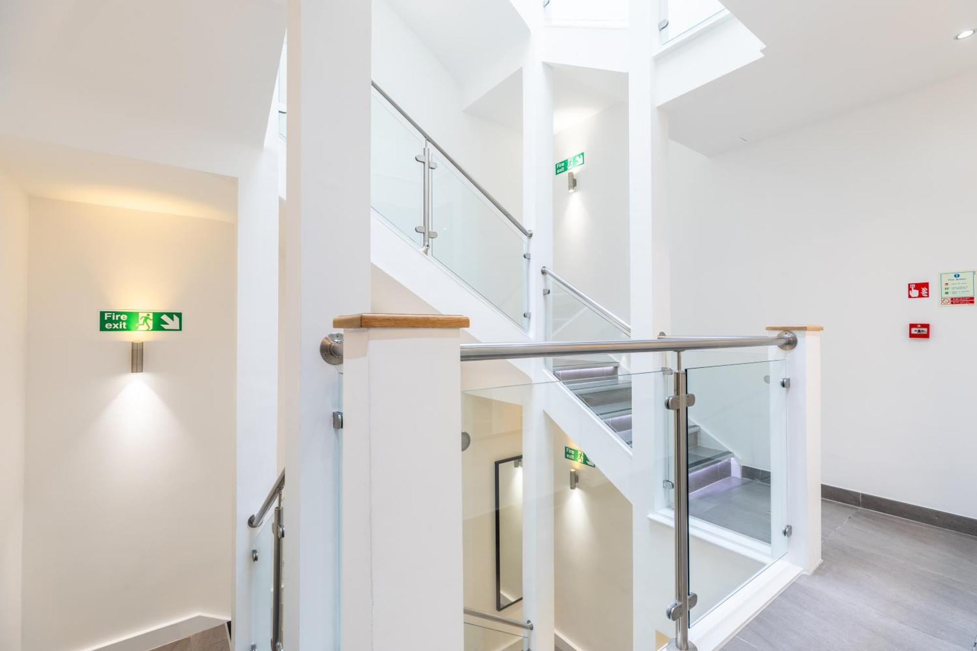 Clarges- Hsk Suites London Exteriör bild