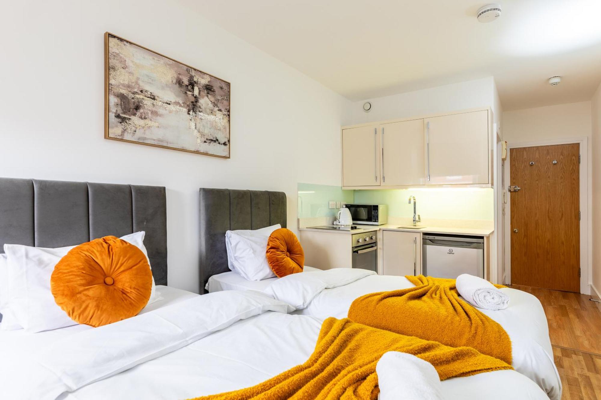 Clarges- Hsk Suites London Exteriör bild