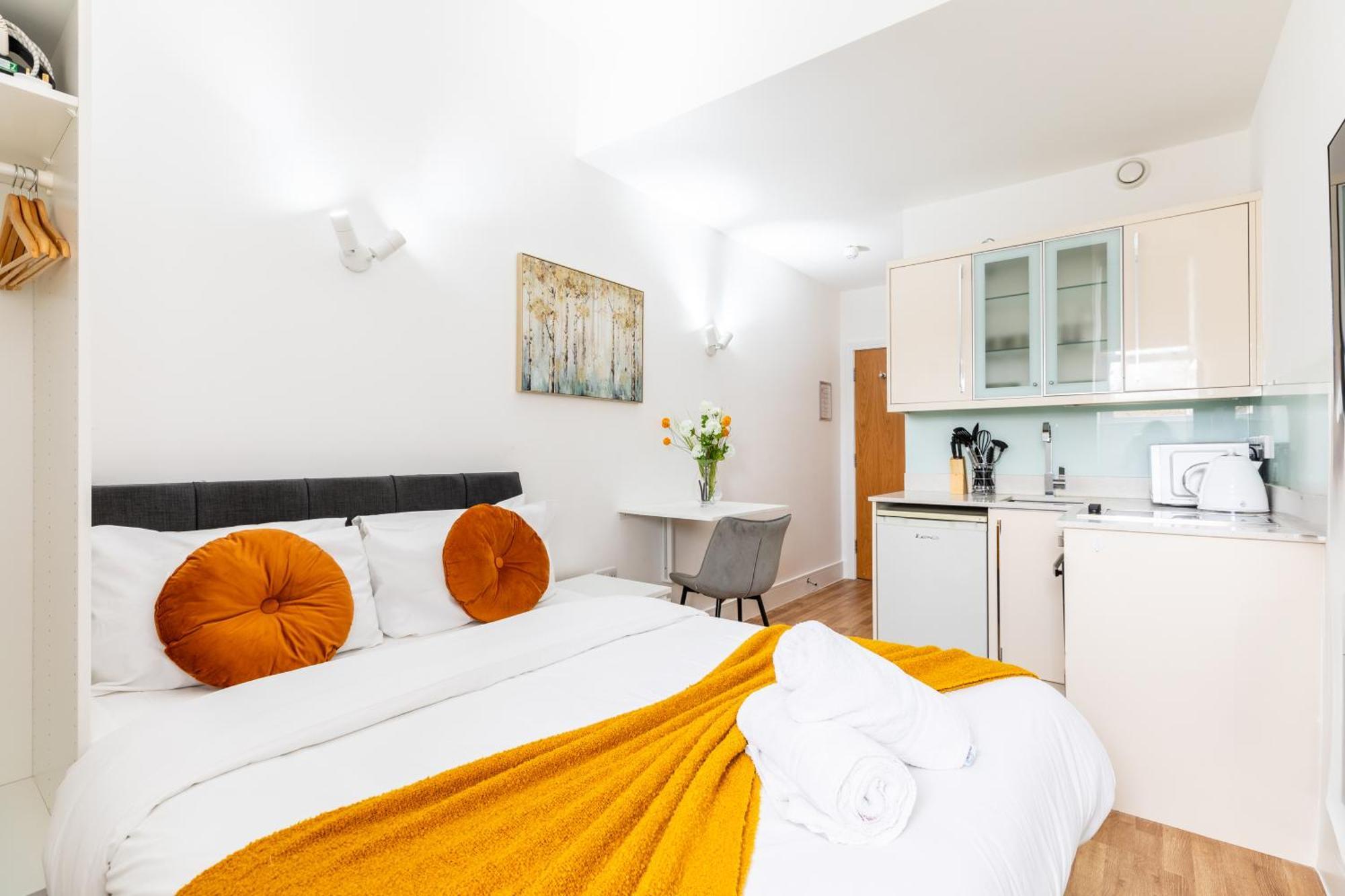 Clarges- Hsk Suites London Exteriör bild