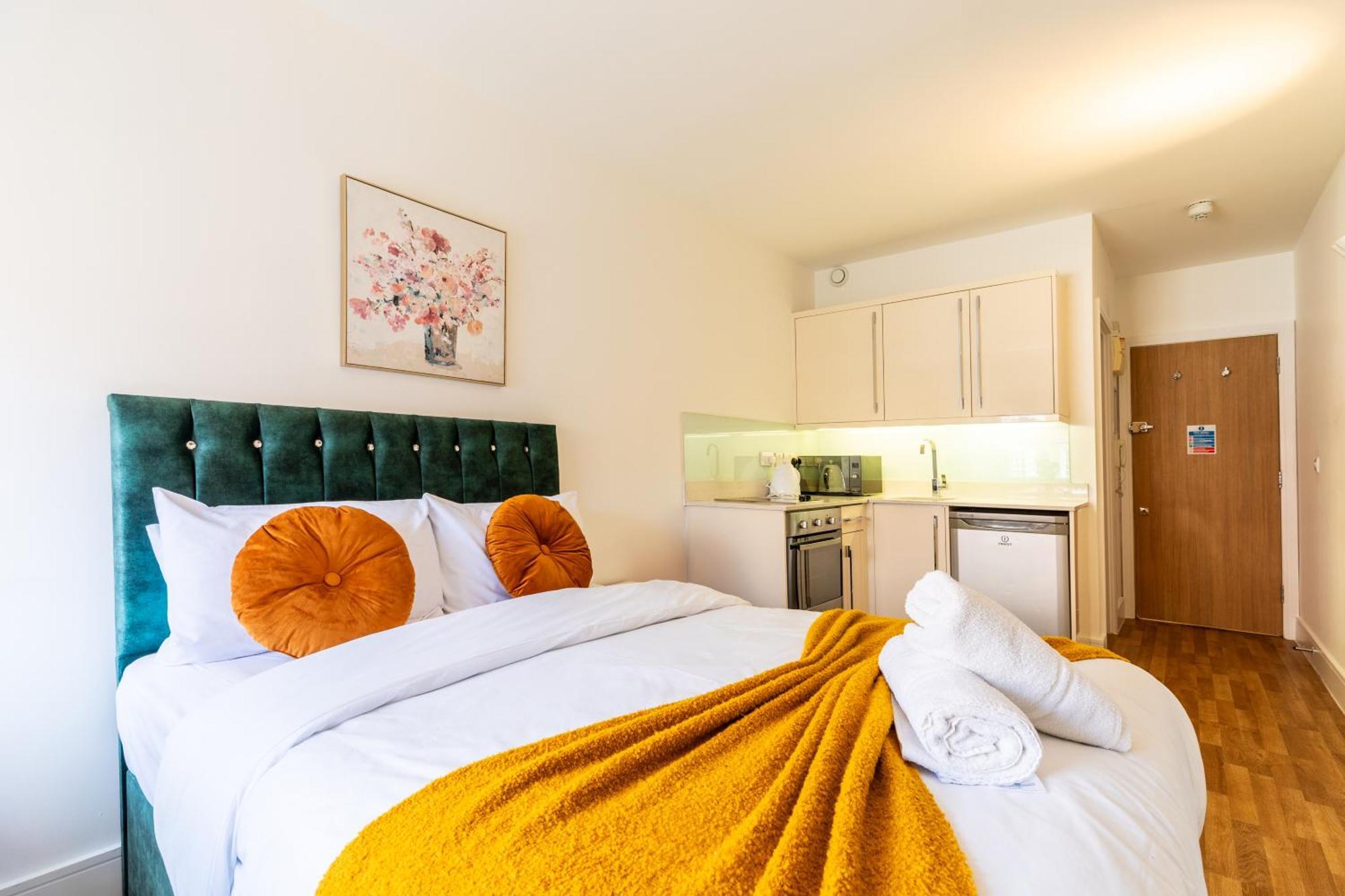 Clarges- Hsk Suites London Exteriör bild