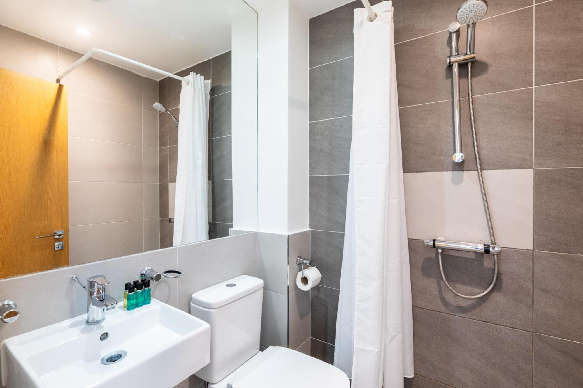 Clarges- Hsk Suites London Exteriör bild