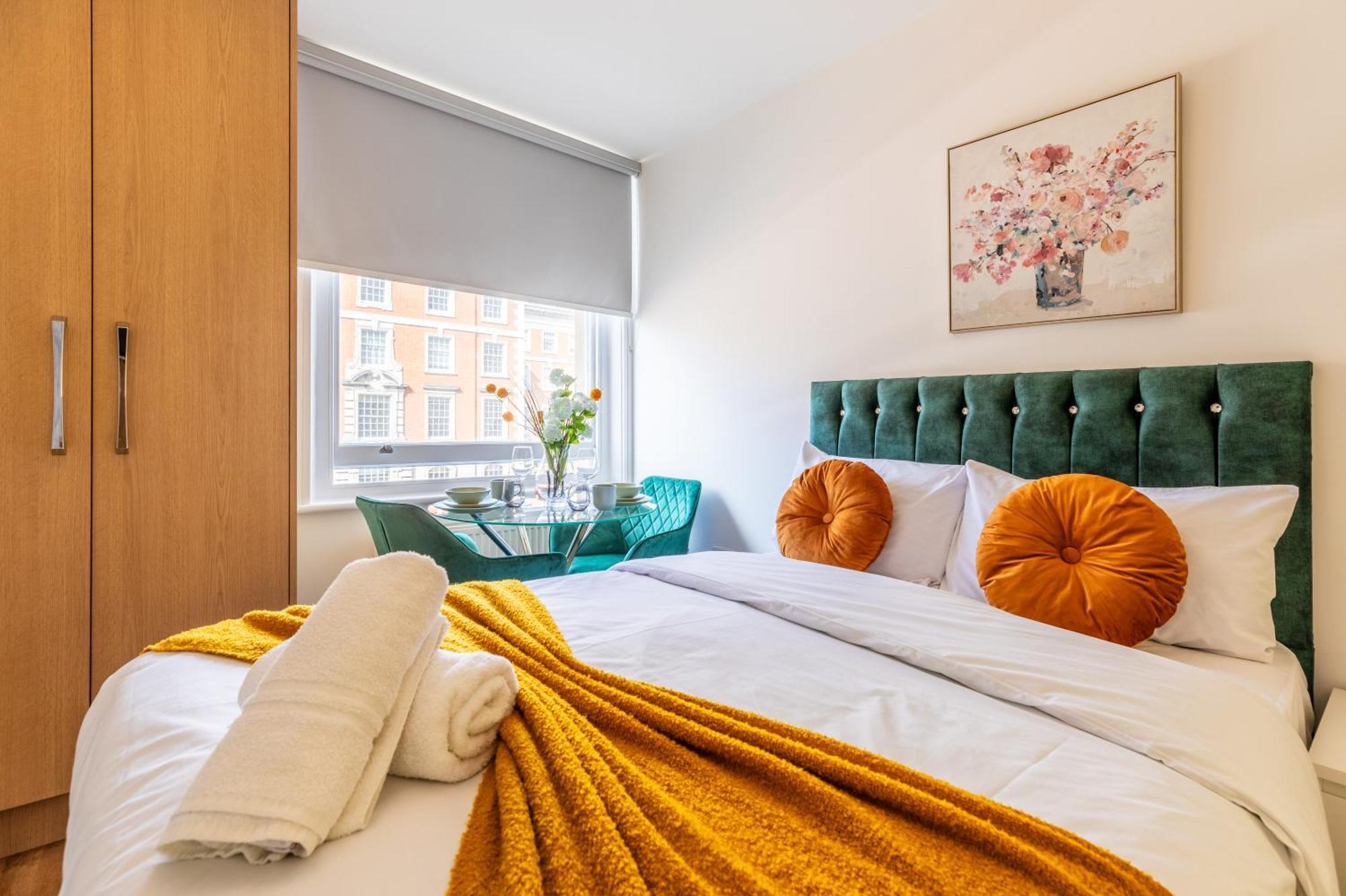 Clarges- Hsk Suites London Exteriör bild