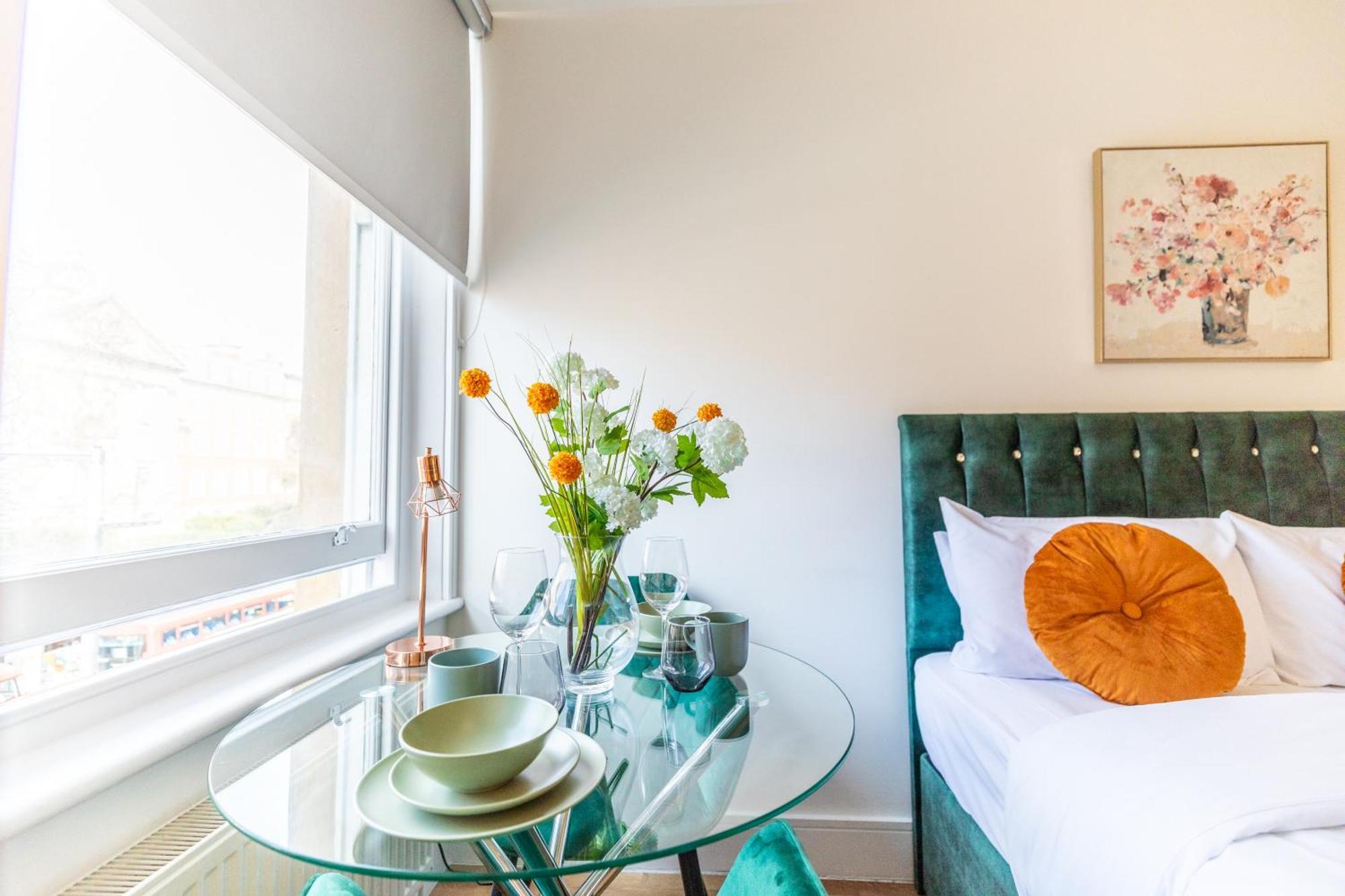 Clarges- Hsk Suites London Exteriör bild