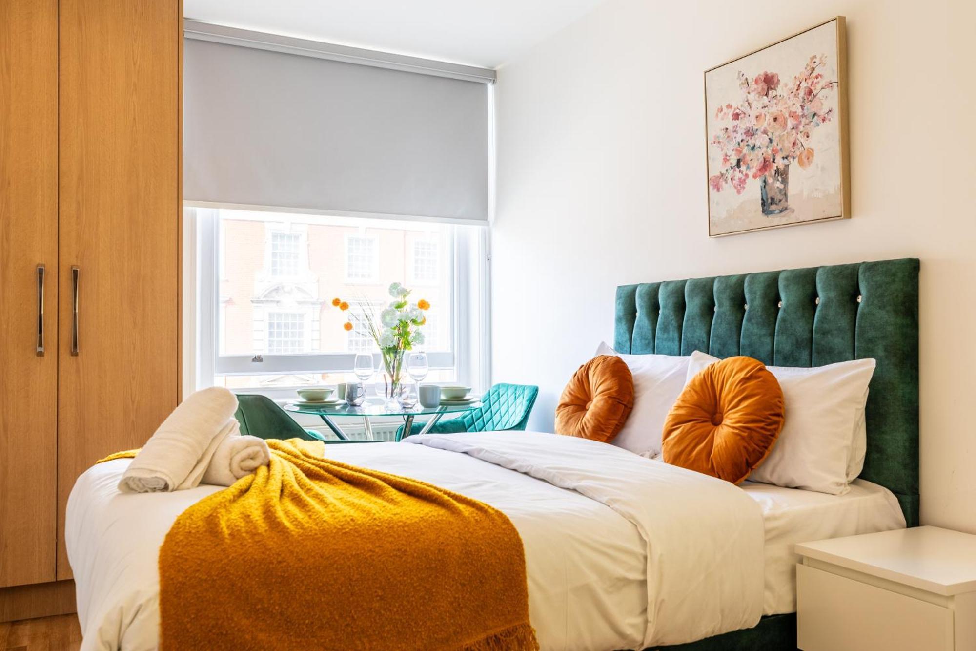 Clarges- Hsk Suites London Exteriör bild