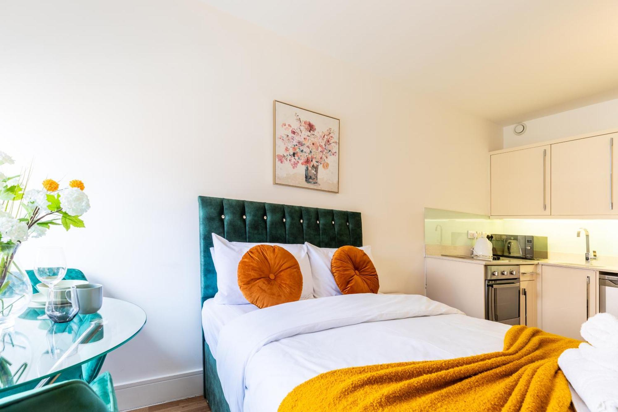 Clarges- Hsk Suites London Exteriör bild